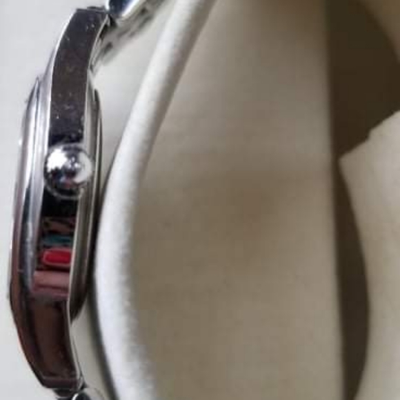 AUTHENTIC VINTAGE GUCCI LADIES 5500L STAINLESS STEEL WATCH WITH BOX - Picture 5 of 12